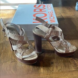 KORS MICHAEL KORS Platform Sandals 6